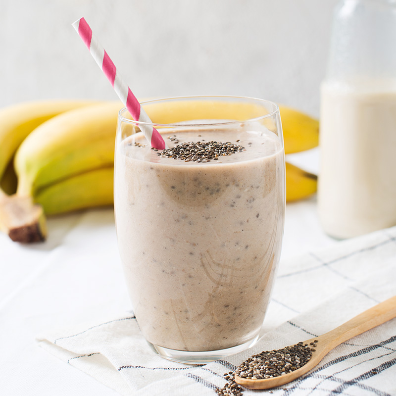 שייק חמאת בוטנים בננה וזרעי צ'יה